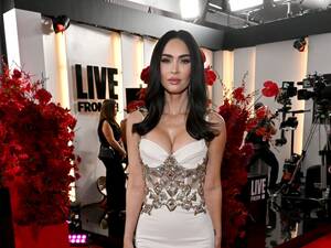 Megan Fox Nude Porn - Megan Fox wore a naked dress on the cover of Sports Illustrated