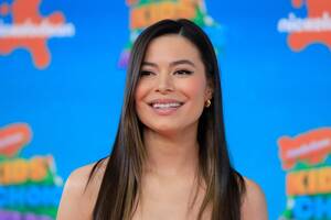 Miranda Cosgrove Porn Drink - Miranda Cosgrove reveals why she doesn't drink or smoke | Celebrity news