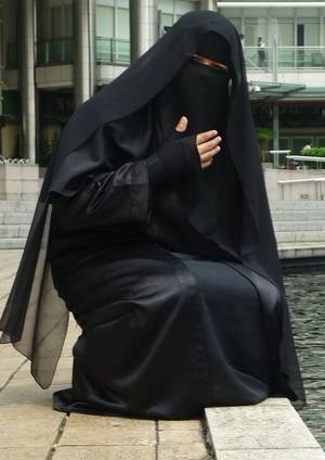 Niqab Porn Large - Open black abaya and niqab