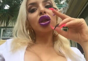 Lips Smoking Porn - Bimbo Babe Smoking - ThisVid.com