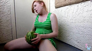 girl fucking a shemale melon catchers - Tranny Pegging A Watermelon | Anal Dream House