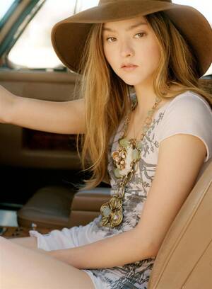 Devon Aoki Having Sex - Devon Aoki - hat and necklace | Devon aoki, Beauty, Devon