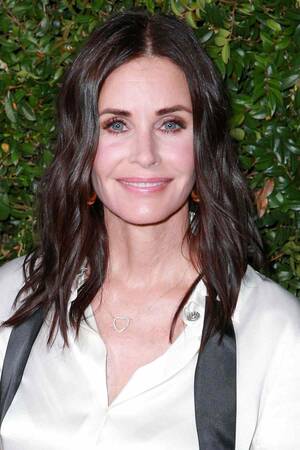 Courteney Cox Naked Porn - Courteney Cox's 40-Year Beauty Evolution