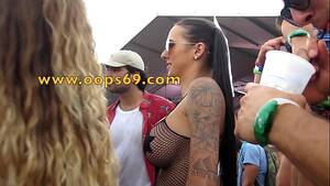 Groping Party Porn - Groping Her Vagina In Rave Party - FreePublicPorn.com