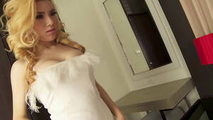 hottest asian shemale blonde - blonde asian shemale - XVIDEOS.COM