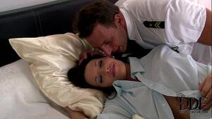 Angel Hott Fucked - Sexy Angel Hott Gets A Nice Creamy Load On Her Shaved Snatch - XVIDEOS.COM