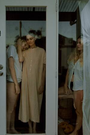 naturist nudist mom - An Australian Photographer's Dreamy Portraits of Mothers and Their Children  in Quarantine | The New Yorker