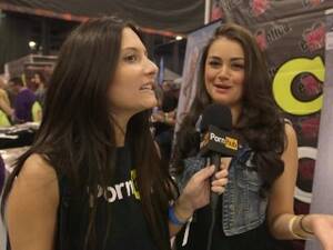 Allie Haze Exxxotica - Allie Haze & Jessie Volt At Exxxotica 2015 With Pornhub Aria - xxx Videos  Porno MÃ³viles & PelÃ­culas - iPornTV.Net