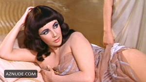 Elizabeth Taylor Pussy - ELIZABETH TAYLOR in CLEOPATRA(1963) 01:11