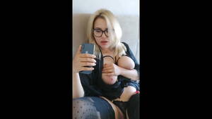 amateur show pussy to stranger - Girl shows her Pussy to a Stranger while watch him Jerk | xHamster