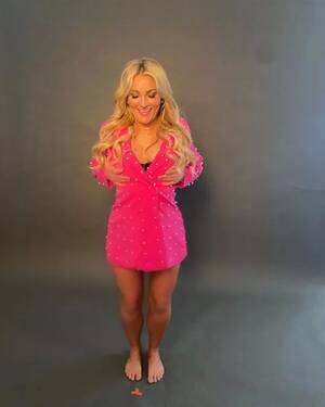 Jamie Lynn Spears Porn - Jamie Lynn Spears playfully grabs boobs as she shows off toned figure in  pink minidress - Daily Star