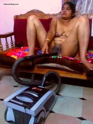 desi mallu pussy - Mallu teacher naked inserting vaccum pipe in pussy