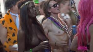 Fantasy Fest Shaved Pussy - Naked Pussy Street Sluts Fantasy Fest - XNXX.COM