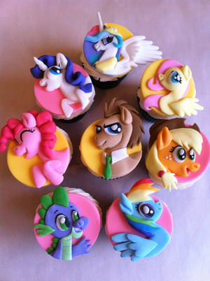 Bakery Porn Mlp - My Little Pony cupcakes. With Doctor Hooves and Spike! (Zoey Cakes)