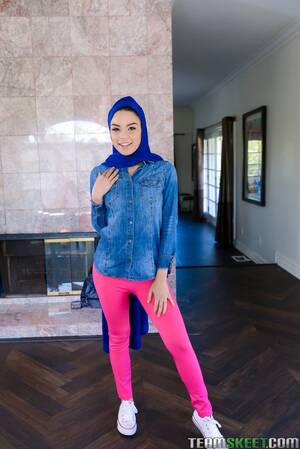 gallery hijab threesomes - Muslim Ffm Threesome - PornPicturesHQ.com