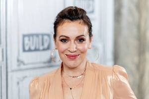 alyssa milano pregnant nude - Alyssa Milano Shared a 'No Filter' Selfie for Her 50th Birthday