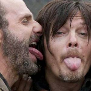 Dead People Porn - Tongue Porn--I want to be in the middle, please!