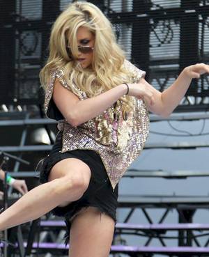 kesha upskirt - Kesha nip slip