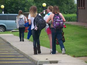 Mid School Porn - Middle School Changes - Parent Cue