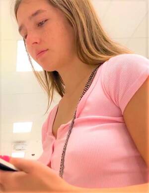 candid perky teen boobs - Big Boobs Braless Candid Teen â€“ Sexy Candid Girls