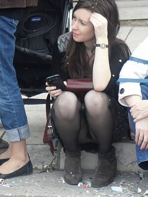 candid sitting upskirt pantyhose - Amateurs in pantyhose - Nyloner Top
