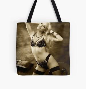 Lencer%c3%ada - Accesorios: Lencer%c3%ada Negra | Redbubble