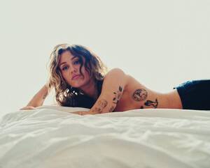 Miley Cyrus Fucking Hot - what do you guys think about miley's new era? : r/popculturechat