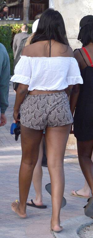 Michelle Obama Nude Porn - Sasha Obama Turns Wild In Miami As She Bares Her Butt