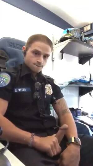 Boner Police Porn - Police officer jerk off at work - ThisVid.com