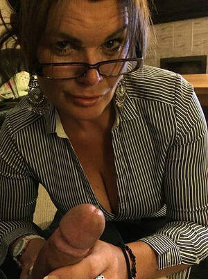 homemade amateur mature glasses - Unfurnished mature women in glasses amateur mature pics -  HomemadeMomPorn.com