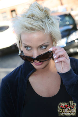 Isabella Rossa Short Hair Porn - Cougar Isabella Rossa chows down on a black cock rides it in stockings - HD  Porn Pictures