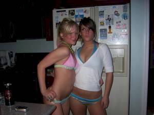 amateur homemade friends - lesbian-teen-amateur-porn-seemygf-homemade-submitted-xxx-videos-47