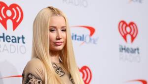 Iggy Azalea Real - Iggy Azalea Claps Back At Trolls On Twitter After Porn Offer