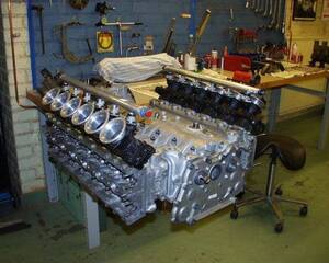 Einge%c3%b6lt - Subaru B12 . Subaru 3.5 liter , 60 valve Flat 12 Engine . Power output 560  - 608 PS . Engine weights only 160 kg . : r/EngineeringPorn