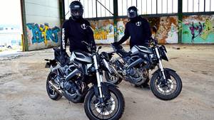 mt - Double YAMAHA MT 125 DIRTY Bike Porn and AKRAPOVICE Soundcheck! - YouTube