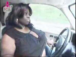 bbw flashing tits - BBW flashing tits while driving - ThisVid.com