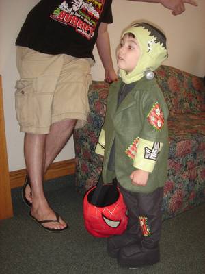 Empty Sleeve Amputee Porn - Killer Klowns from Outer Space (one and a half stars total) was my personal  favorite of the bunch, despite the fact that I gave it the lowest rating.