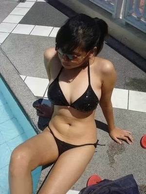 desi girl naked standing - Sexy hot cleavage and boobs of desi girls + porn stars