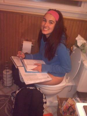 beautiful girls on the toilet - Beautiful Girls Pooping on the Toilet