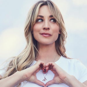 Kaley Cuoco 3d Porn - Kaley Cuoco's Back Sparks Debate In New Instagram Video