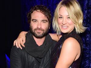 Johnny Galecki And Kaley Cuoco Sex Tape - Kaley Cuoco Opens Up About Filming 'Big Bang Theory' Sex Scenes With Her  Ex, Johnny Galecki | Glamour