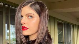 babe wagging - Fans all say the same thing as Baywatch star Alexandra Daddario goes  braless in video - Daily Star