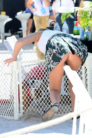 bleacher upskirt - Bleacher Upskirt | Sex Pictures Pass