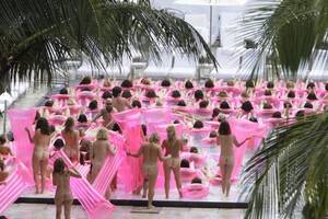 chicks in south beach topless - Nude in South Beach for Spencer Tunick - Miamism