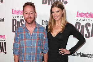 Adrianne Palicki Banned Sex Tape - Adrianne Palicki and Scott Grimes to divorce after 2 months