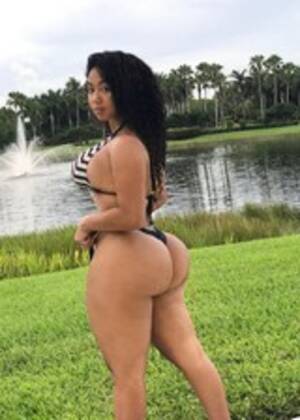 Caribbean Ass Porn - Caribbean Curls and Her Big Booty! - Ebony Booty and Latina Ass - BOOTY  SOURCE