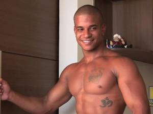 Carlos Porn - Bodybuilder Carlos