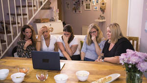 makes - SAT.1 orders Mums Make Porn from Redseven â€“ Seven.One Studios