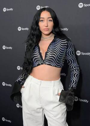 Miley Cyrus Brunette Porn - Miley Cyrus puts bitter family feud behind her in near-naked Brit Award  appearance - Mirror Online