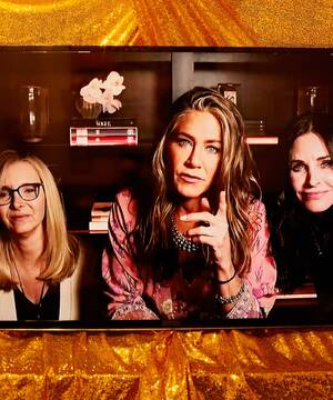 Courteney Cox Jennifer Aniston Porn - The One Where The Friends Cast Reunited At The Emmys